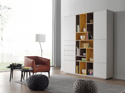 Vente déstockage annuel de meubles et tables