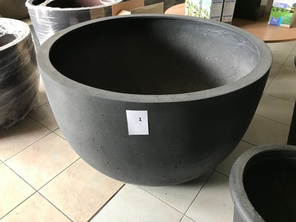 DESTOCKAGE EXCEPTIONNEL DE POTS ET JARDINIERES EN FIBERSTONE JUSQU'À 70% DE RÉDUCTION - 10