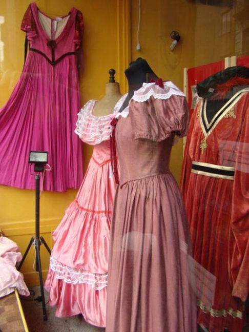 Déstockage de costumes de théâtre