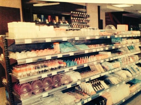 GRAND DESTOCKAGE DE MATERIEL D'ONGLERIE SUITE A UNE FAILLITE - DEMARQUE JUSQU'A 70% !!!